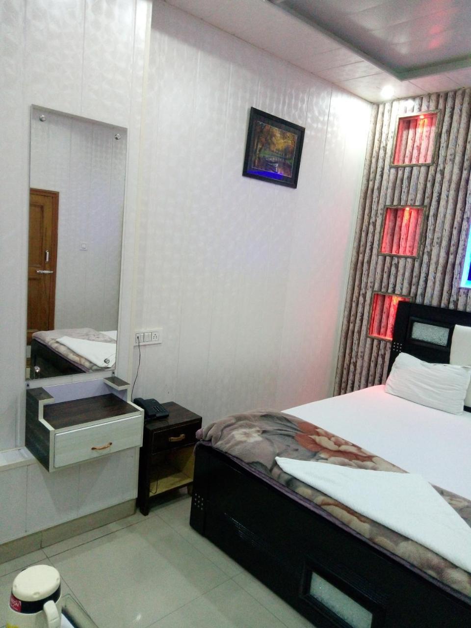 Hotel Sunrise Orai Exterior foto